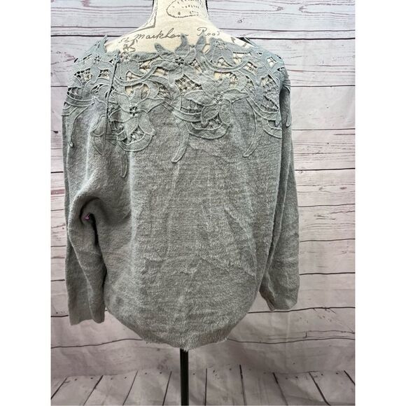 Lucy Avenue medium soft gray long‎ sleeve sweater - Picture 2 of 4